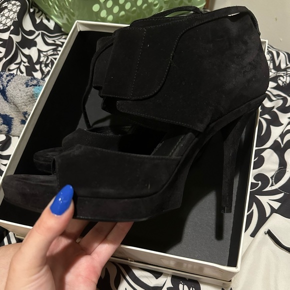 Authentic ysl heels - Picture 4 of 5